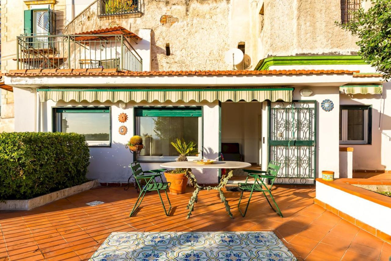 Villa Paola - Hidden Panoramic Garden And Terraces By Napoliapartments Dış mekan fotoğraf