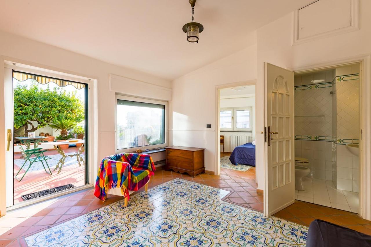 Villa Paola - Hidden Panoramic Garden And Terraces By Napoliapartments Dış mekan fotoğraf