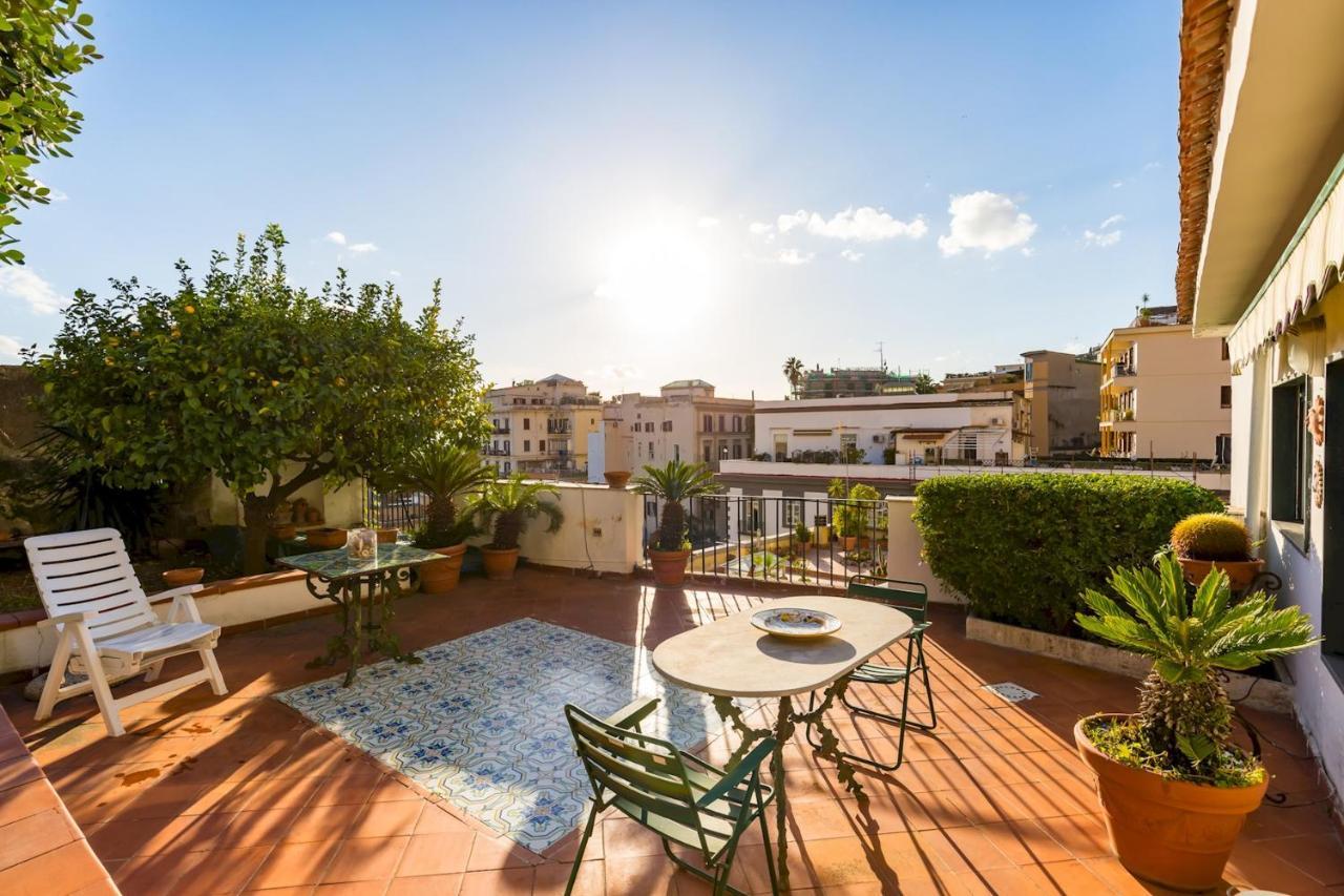 Villa Paola - Hidden Panoramic Garden And Terraces By Napoliapartments Dış mekan fotoğraf