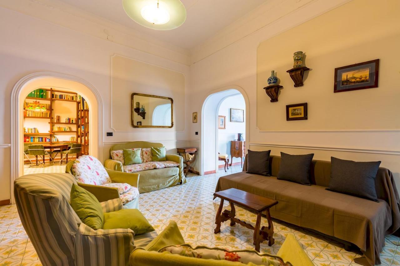 Villa Paola - Hidden Panoramic Garden And Terraces By Napoliapartments Dış mekan fotoğraf